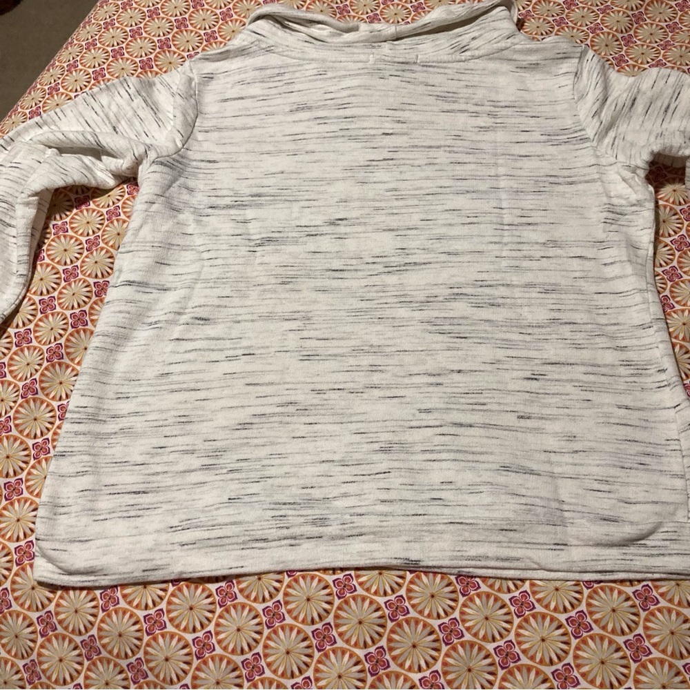 Loveappella Long Sleeve Tee | Size L | Lightweight Sweater‎ - Picture 4 of 7